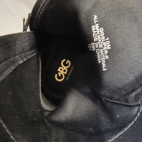 GBG (G by Guess) Womens Size 10 Black Combat Boots With Goldtone Hardware - Picture 2 of 6